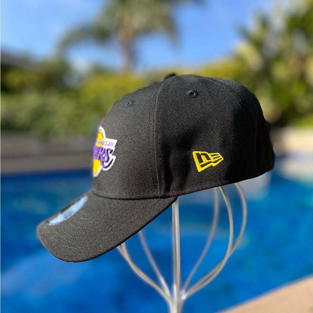 New Era Los Angeles Lakers Hat - Picture 9 of 10
